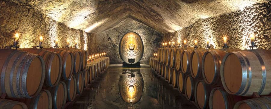 Cool Caves - Wine Tours Cool Caves - Wine Tours